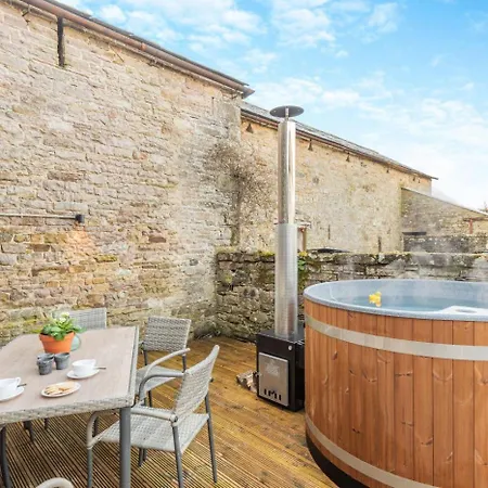 Semesterbostad Farm - *